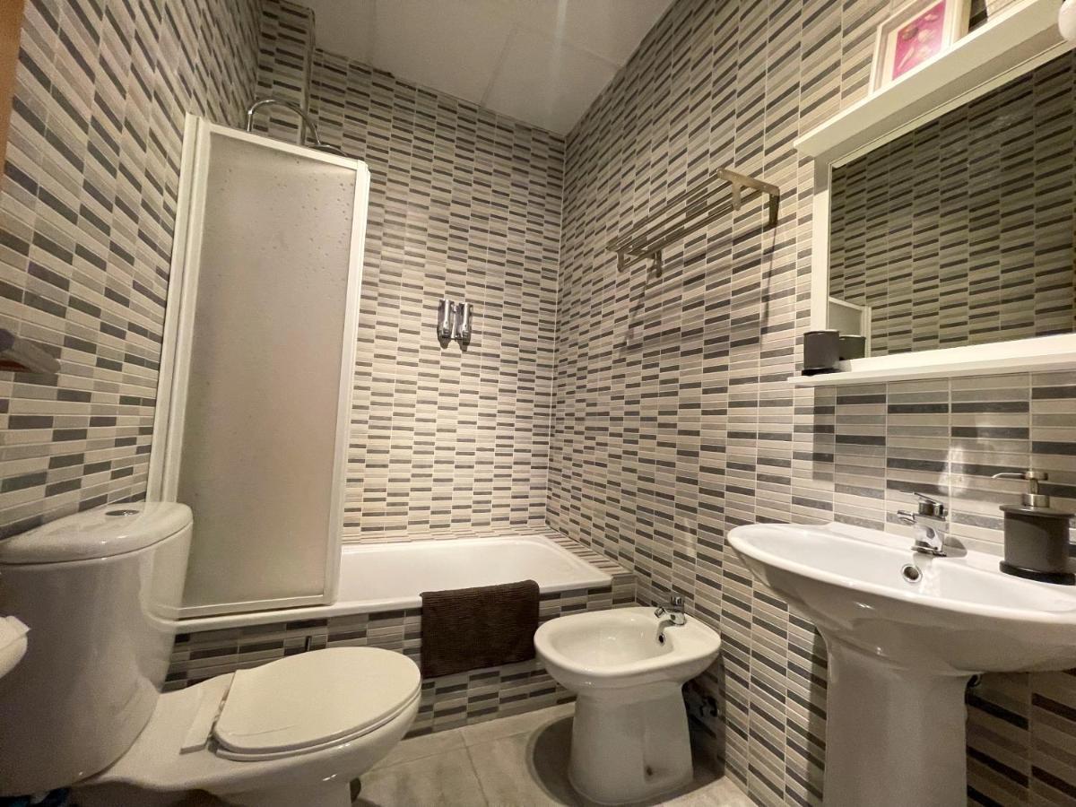 Quiet Apartment In The Heart Of Malaga Pool & Free Parking ภายนอก รูปภาพ