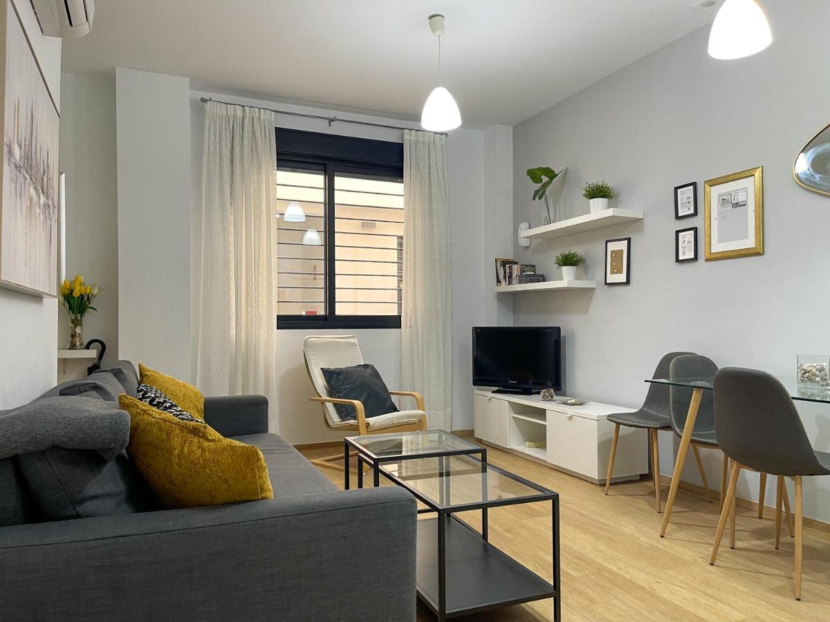 Quiet Apartment In The Heart Of Malaga Pool & Free Parking ภายนอก รูปภาพ